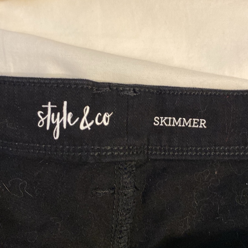 Jean Capri Shorts - Picture 5 of 12